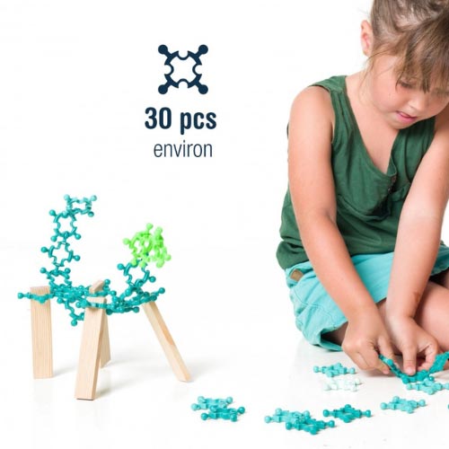 enfants-autonomes-Clip-it-Structure-50-pieces-2 STRUCTURE est un jeu de construction basé sur 1 pièce unique. L’assemblage par rotule donne libre cours à la créativité, pour tout construire !